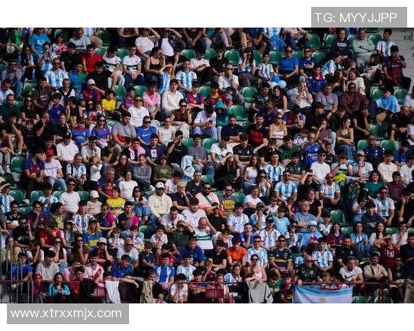 高清回顾世界足球巨星国家队经典赛场瞬间珍贵影像合集